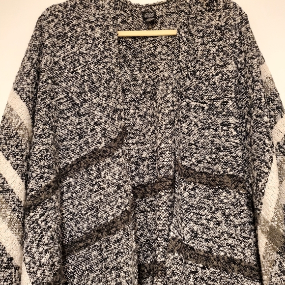 Cream/Black/Grey Tartan / Knit Cape - Picture 2 of 5